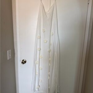 Chic Ivory Floral Maxi Dress